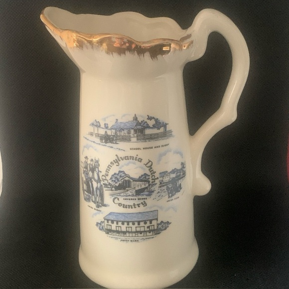 Vintage Pennsylvania Dutch Country Pitcher Gold Tone Accents Amish Scene - Picture 1 of 10